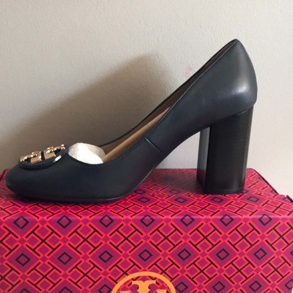 Tory Burch Navy pumps